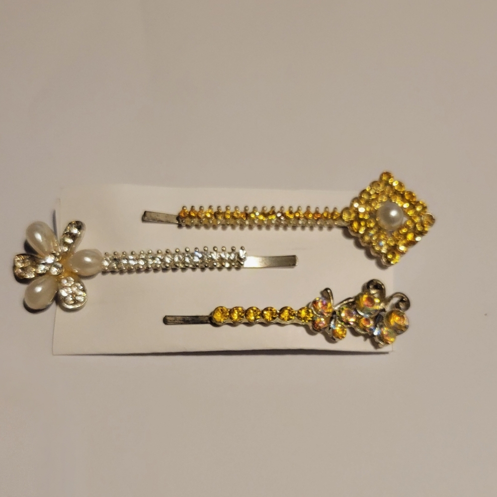 Vintage Set of 3 Silvertone Rhinestone w/Pearl studded Hair Clips